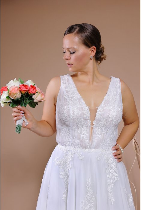 Hochzeitskleid für braut von Schantal, Kollektion Queen XXL, Modell 106 XXL. Foto 5
