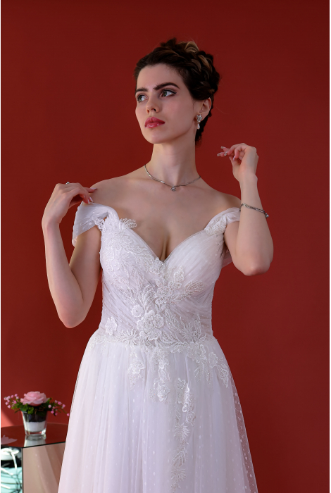 Hochzeitskleid für braut von Schantal, Kollektion Kiara, Modell 1158. Foto 2