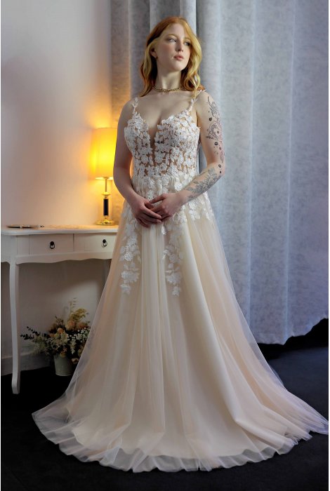 Hochzeitskleid für braut von Schantal, Kollektion Pilar, Modell 14004. Foto 4