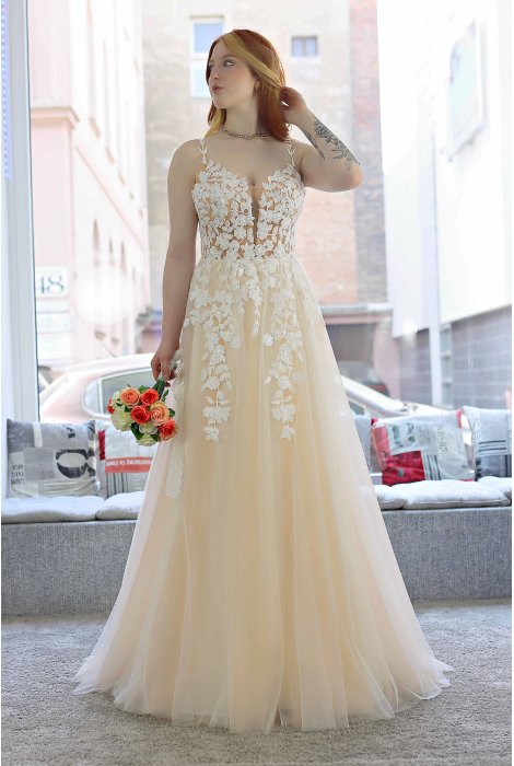 Hochzeitskleid für braut von Schantal, Kollektion Pilar, Modell 14004. Foto 3