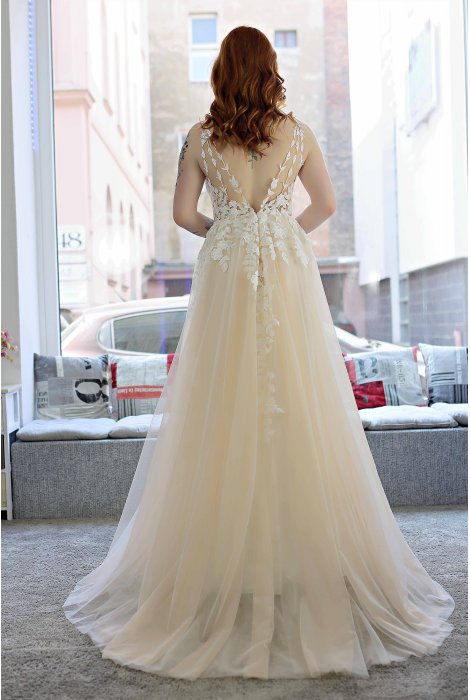 Hochzeitskleid für braut von Schantal, Kollektion Pilar, Modell 14004. Foto 6