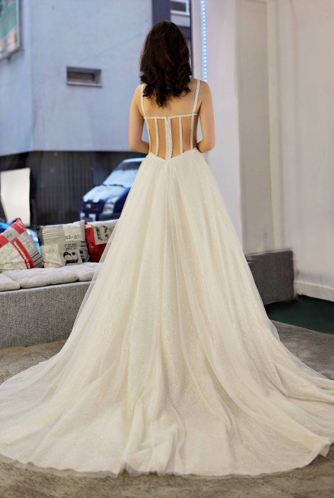 Hochzeitskleid für braut von Schantal, Kollektion Traum, Modell 14006. Foto 10