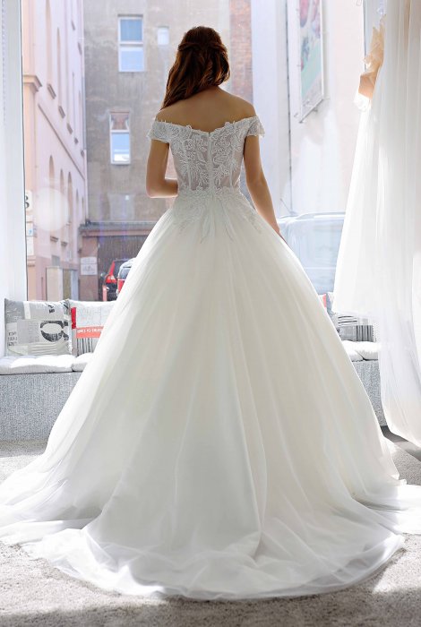 Hochzeitskleid für braut von Schantal, Kollektion Pilar, Modell 14011. Foto 5