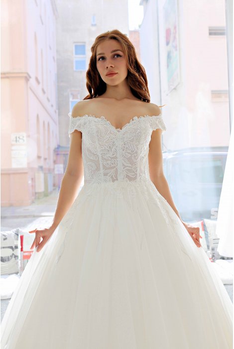 Hochzeitskleid für braut von Schantal, Kollektion Pilar, Modell 14011. Foto 4