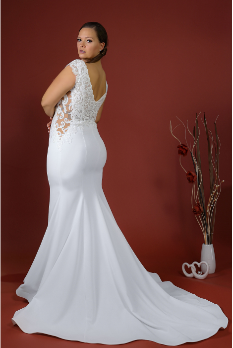 Hochzeitskleid für braut von Schantal, Kollektion Queen XXL, Modell 14016-2. Foto 8