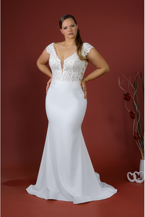 Hochzeitskleid für braut von Schantal, Kollektion Queen XXL, Modell 14016-2. Foto 2