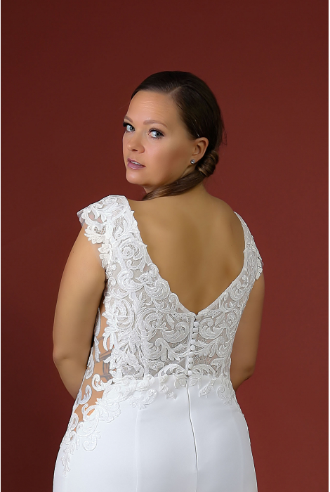Hochzeitskleid für braut von Schantal, Kollektion Queen XXL, Modell 14016-2. Foto 6