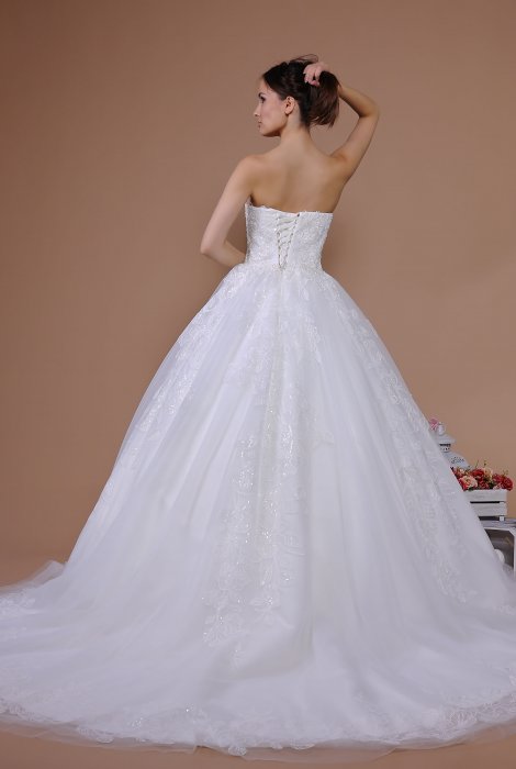 Hochzeitskleid für braut von Schantal, Kollektion Traum, Modell 14017. Foto 7