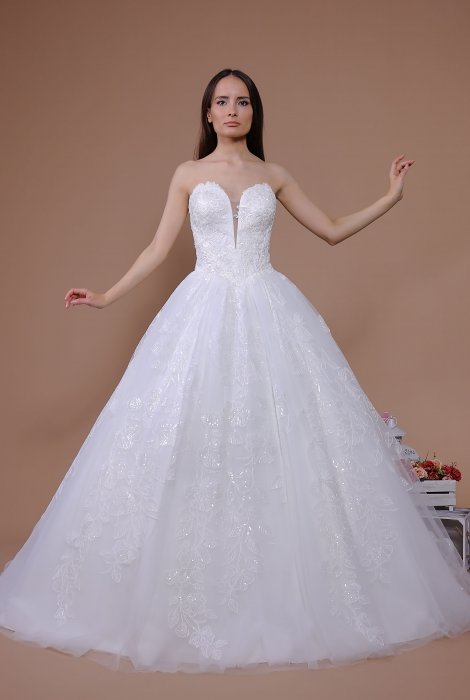 Hochzeitskleid für braut von Schantal, Kollektion Traum, Modell 14017. Foto 3