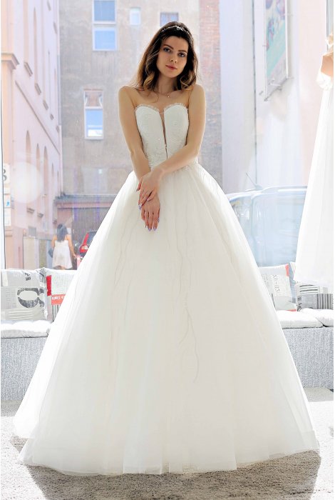 Hochzeitskleid für braut von Schantal, Kollektion Pilar, Modell 14022. Foto 3