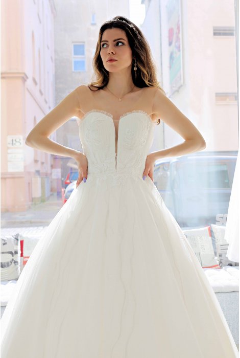 Hochzeitskleid für braut von Schantal, Kollektion Pilar, Modell 14022. Foto 1