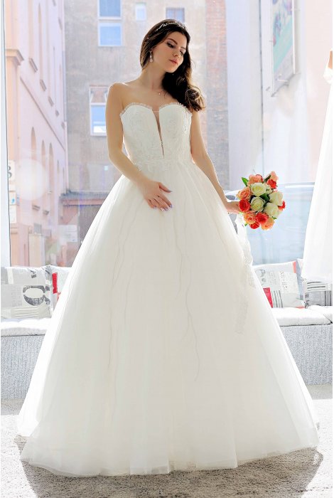 Hochzeitskleid für braut von Schantal, Kollektion Pilar, Modell 14022. Foto 2