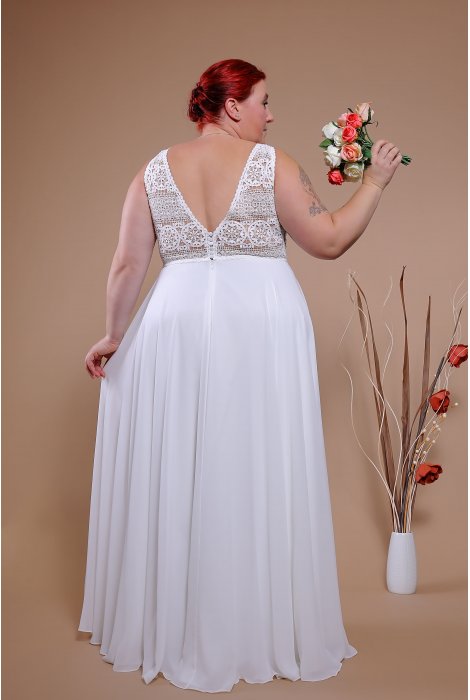 Hochzeitskleid für braut von Schantal, Kollektion Queen XXL, Modell 14024 XXL. Foto 5