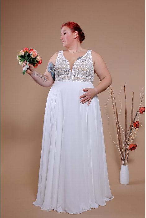 Hochzeitskleid für braut von Schantal, Kollektion Queen XXL, Modell 14024 XXL. Foto 1