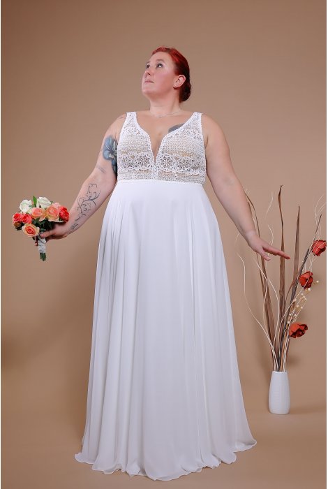 Hochzeitskleid für braut von Schantal, Kollektion Queen XXL, Modell 14024 XXL. Foto 2