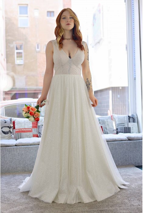 Hochzeitskleid für braut von Schantal, Kollektion Pilar, Modell 14025. Foto 1