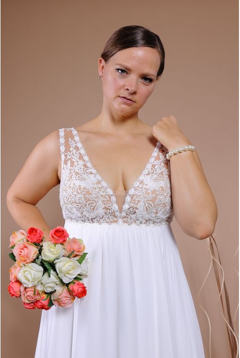 Hochzeitskleid für braut von Schantal, Kollektion Queen XXL, Modell 14028 XXL. Foto 4