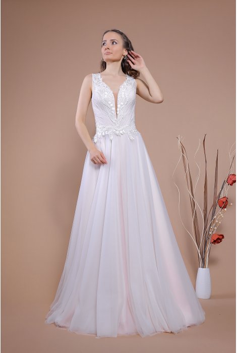 Hochzeitskleid für braut von Schantal, Kollektion Traum, Modell 14039. Foto 1