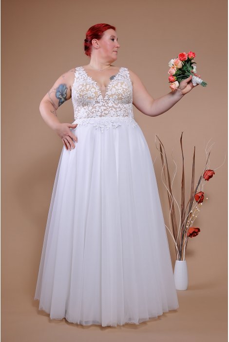 Hochzeitskleid für braut von Schantal, Kollektion Queen XXL, Modell 14041 XXL. Foto 3