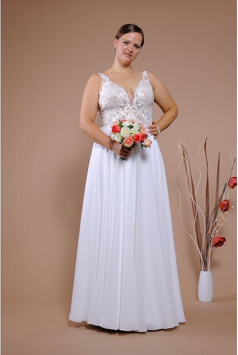 Hochzeitskleid für braut von Schantal, Kollektion Queen XXL, Modell 14052 XXL. Foto 3
