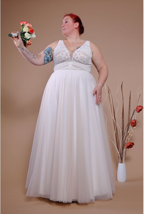 Hochzeitskleid für braut von Schantal, Kollektion Queen XXL, Modell 14053 XXL. Foto 2