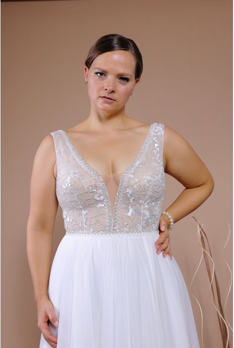 Hochzeitskleid für braut von Schantal, Kollektion Queen XXL, Modell 14061 XXL. Foto 5