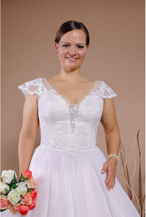 Hochzeitskleid für braut von Schantal, Kollektion Queen XXL, Modell 14062 XXL. Foto 4