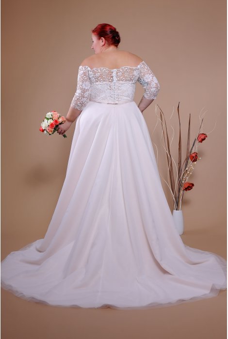 Hochzeitskleid für braut von Schantal, Kollektion Queen XXL, Modell 14071 XXL. Foto 5
