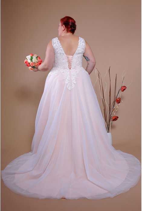 Hochzeitskleid für braut von Schantal, Kollektion Queen XXL, Modell 14072 XXL. Foto 5
