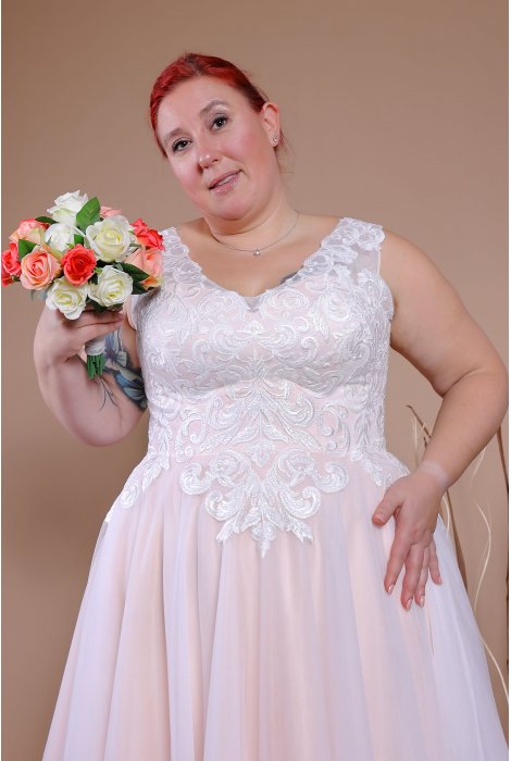 Hochzeitskleid für braut von Schantal, Kollektion Queen XXL, Modell 14072 XXL. Foto 4