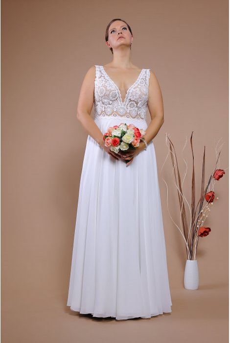 Hochzeitskleid für braut von Schantal, Kollektion Queen XXL, Modell 14082 XXL. Foto 2