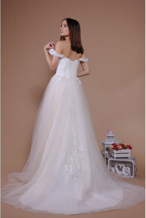 Hochzeitskleid für braut von Schantal, Kollektion Traum, Modell 14084. Foto 5
