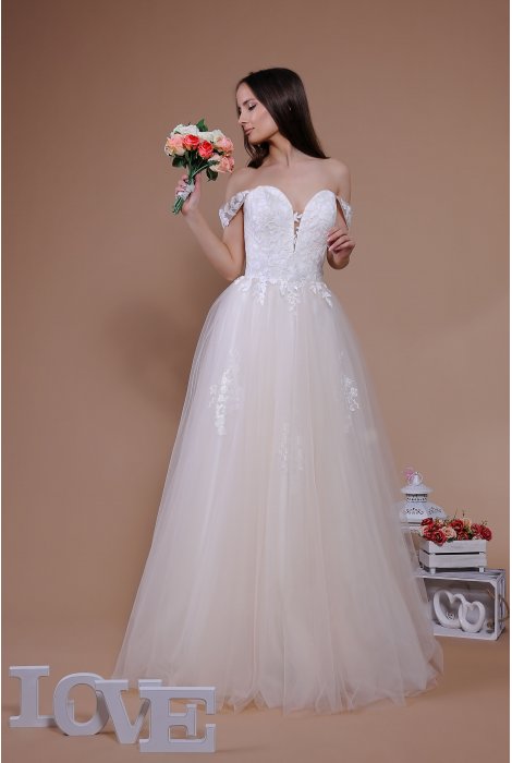 Hochzeitskleid für braut von Schantal, Kollektion Traum, Modell 14084. Foto 1