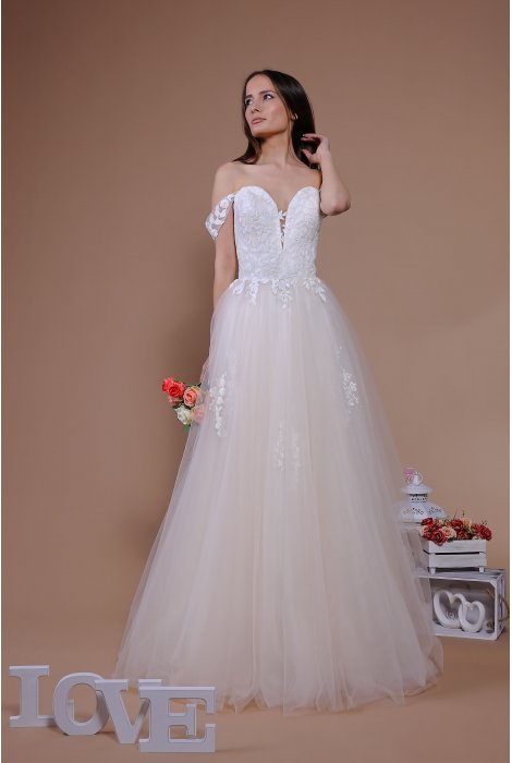 Hochzeitskleid für braut von Schantal, Kollektion Traum, Modell 14084. Foto 2