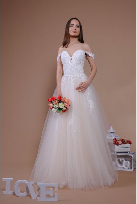 Hochzeitskleid für braut von Schantal, Kollektion Traum, Modell 14084. Foto 3