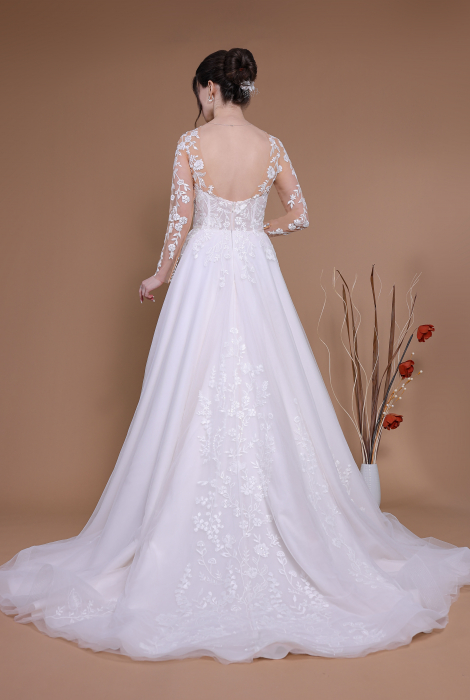 Hochzeitskleid für braut von Schantal, Kollektion Traum, Modell 14088 . Foto 5