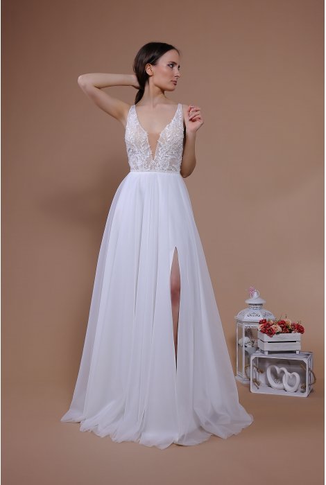 Hochzeitskleid für braut von Schantal, Kollektion Traum, Modell 14089-2. Foto 4