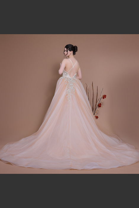 Hochzeitskleid für braut von Schantal, Kollektion Traum, Modell 14097. Foto 8