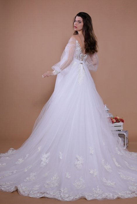 Hochzeitskleid für braut von Schantal, Kollektion Traum, Modell 14102. Foto 7