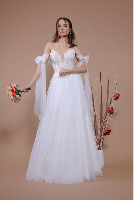 Hochzeitskleid für braut von Schantal, Kollektion Traum, Modell 14121. Foto 3
