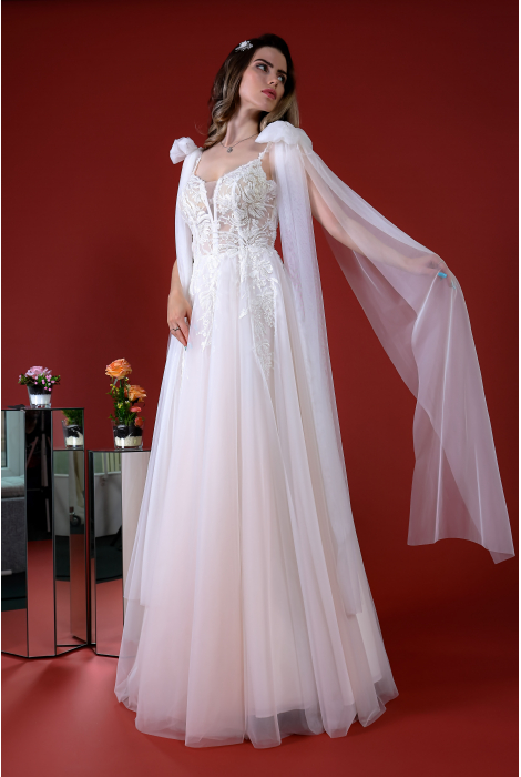 Hochzeitskleid für braut von Schantal, Kollektion Kiara, Modell 14129. Foto 4