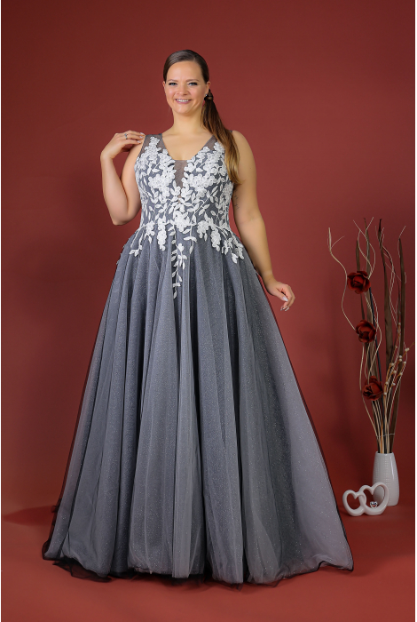 Hochzeitskleid für braut von Schantal, Kollektion Queen XXL, Modell 14161-2. Foto 3