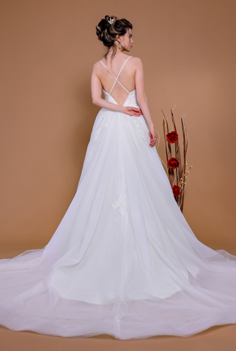 Hochzeitskleid für braut von Schantal, Kollektion Traum, Modell 14163. Foto 7