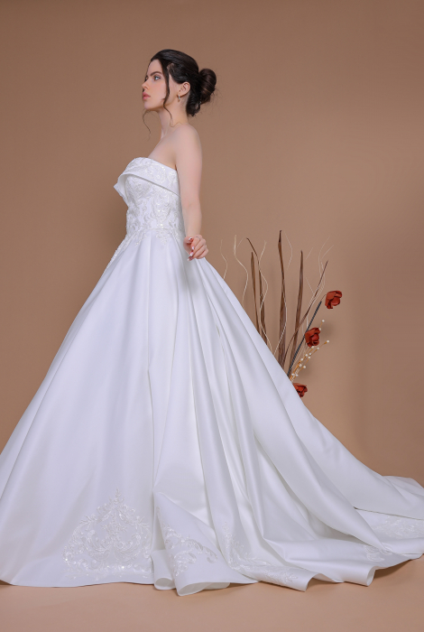 Hochzeitskleid für braut von Schantal, Kollektion Traum, Modell 14164. Foto 5