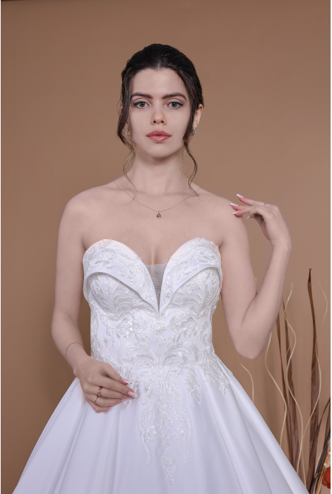Hochzeitskleid für braut von Schantal, Kollektion Traum, Modell 14164. Foto 2