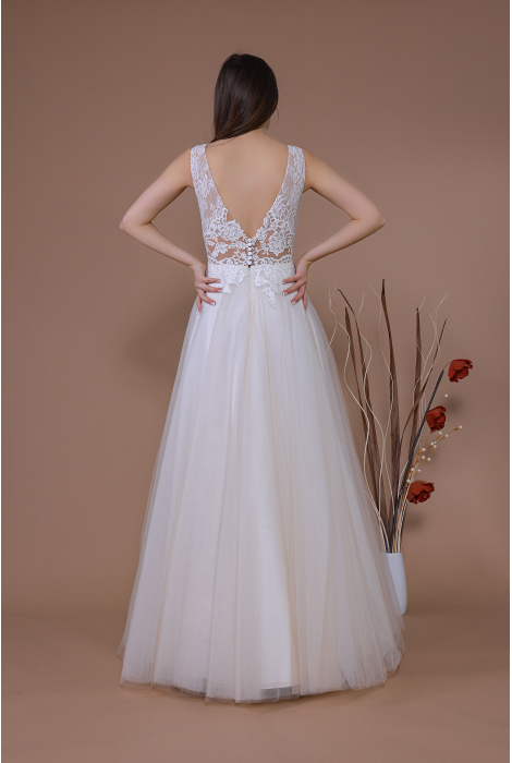 Hochzeitskleid für braut von Schantal, Kollektion Traum, Modell 14172. Foto 4
