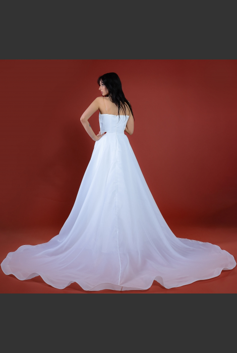 Hochzeitskleid für braut von Schantal, Kollektion Kiara, Modell 14177. Foto 5