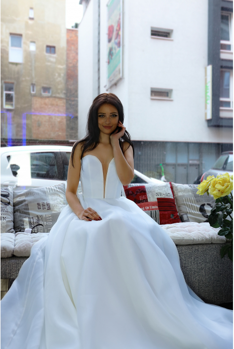 Hochzeitskleid für braut von Schantal, Kollektion Kiara, Modell 14177. Foto 1