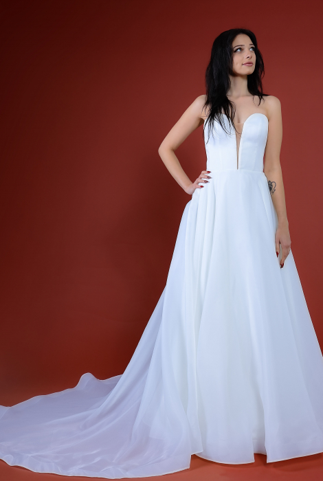Hochzeitskleid für braut von Schantal, Kollektion Kiara, Modell 14177. Foto 2