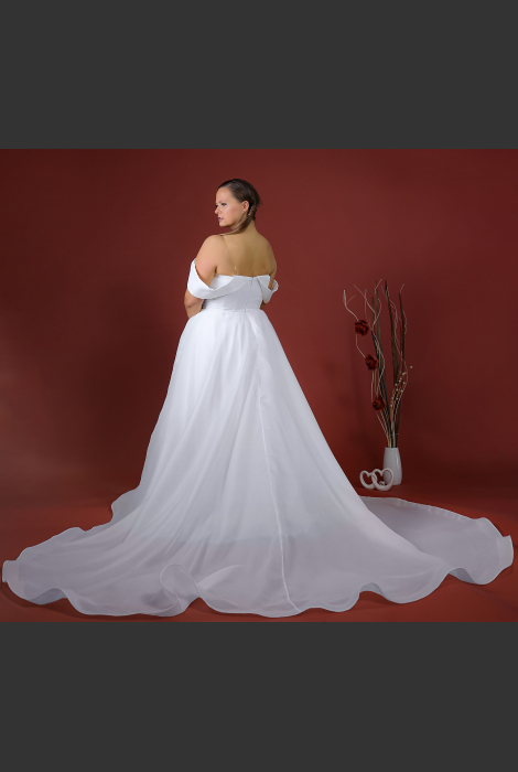 Hochzeitskleid für braut von Schantal, Kollektion Queen XXL, Modell 14177-2. Foto 6